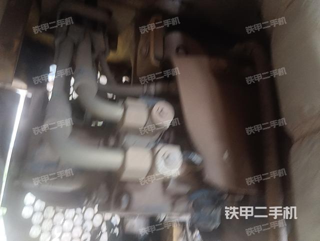 回轉馬達和主控閥（整機外觀）