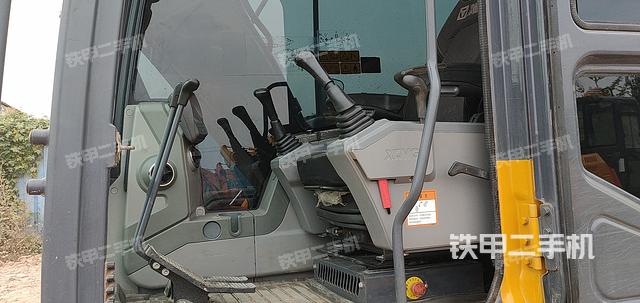 驾驶室整体（整机外观）