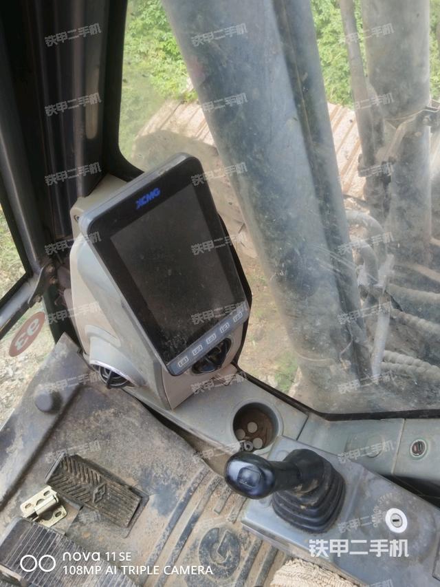 座椅左侧控制台/音响/含左手柄（驾驶室部分）