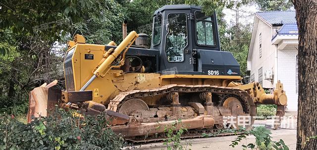 山推SD16標(biāo)準(zhǔn)型推土機(jī)