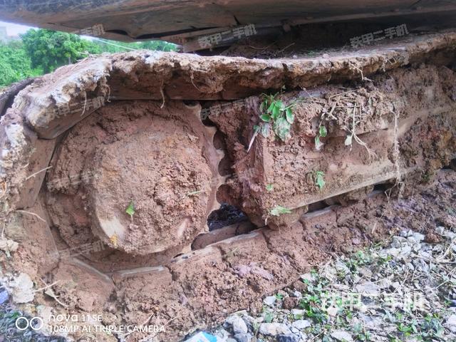 右驱动轮（行走机构）