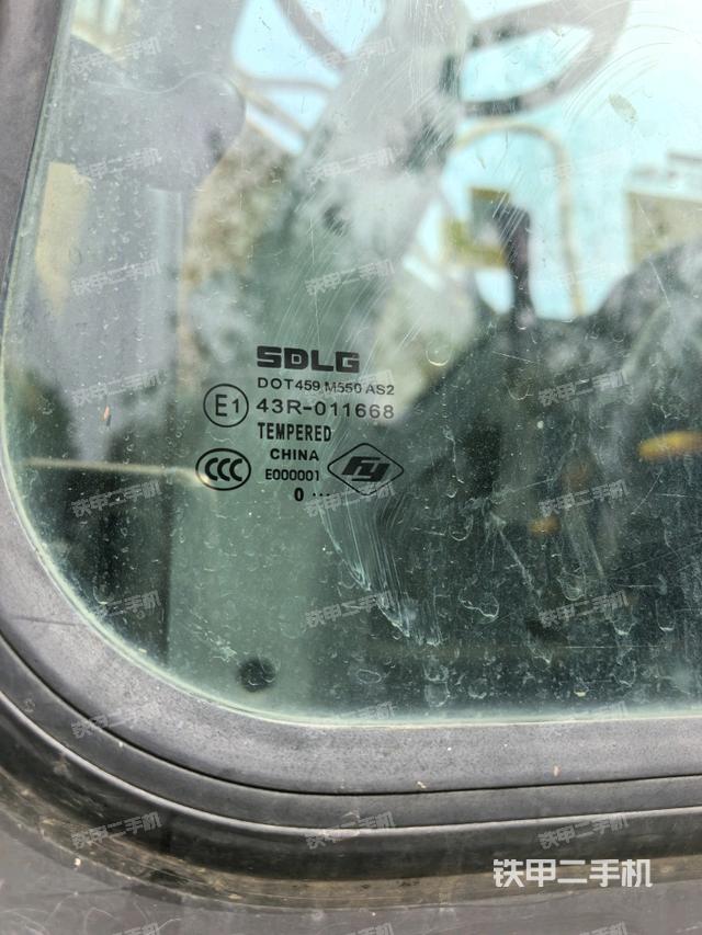 座椅右側(cè)控制臺(tái)/鑰匙門/油門/含右手柄（駕駛室部分）