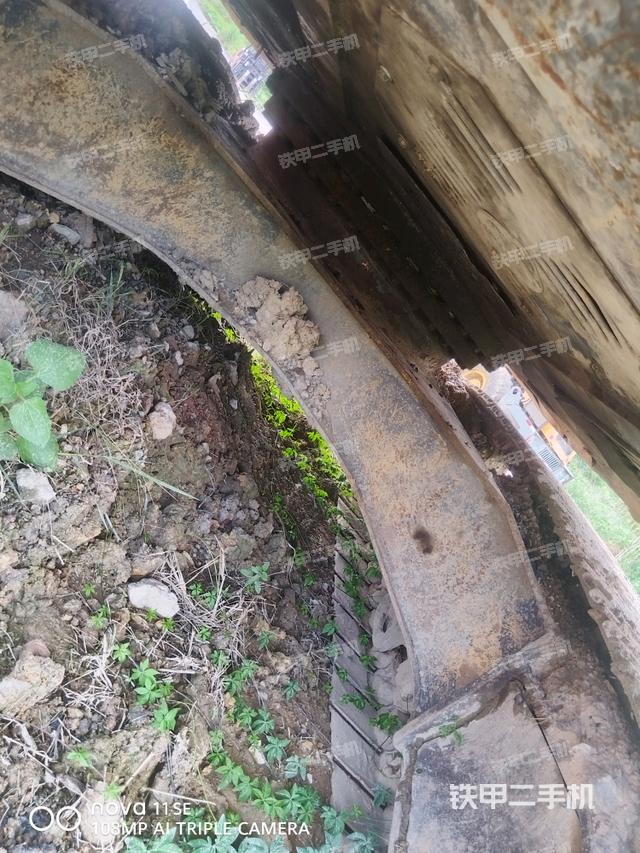 转盘和下车架正前（工作和回转装置）