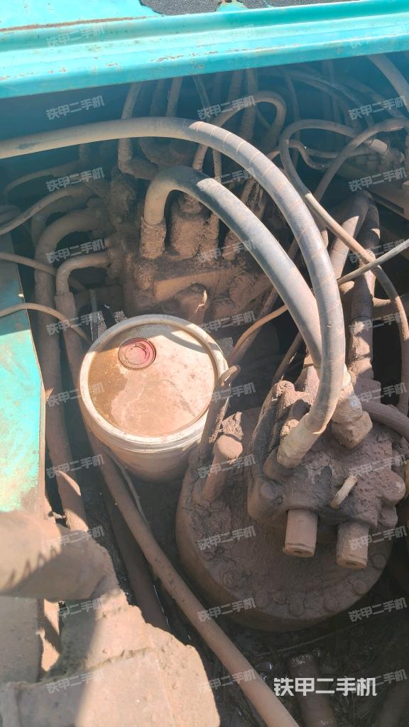 回轉馬達和主控閥（整機外觀）