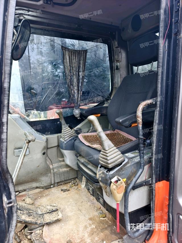 驾驶室整体（整机外观）