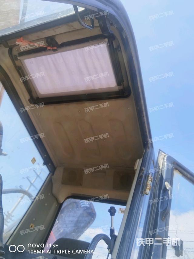 后窗玻璃角标（驾驶室部分）