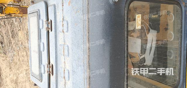 駕駛室頂部(整機外觀) 駕駛室頂部(整機外觀)