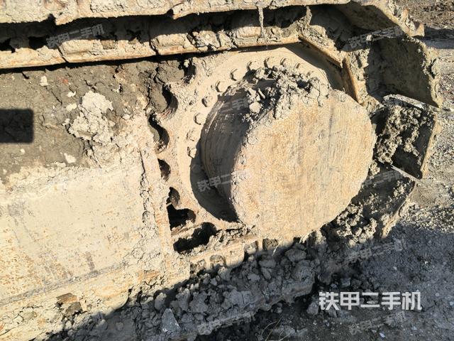 右驅(qū)動(dòng)輪（行走機(jī)構(gòu)）