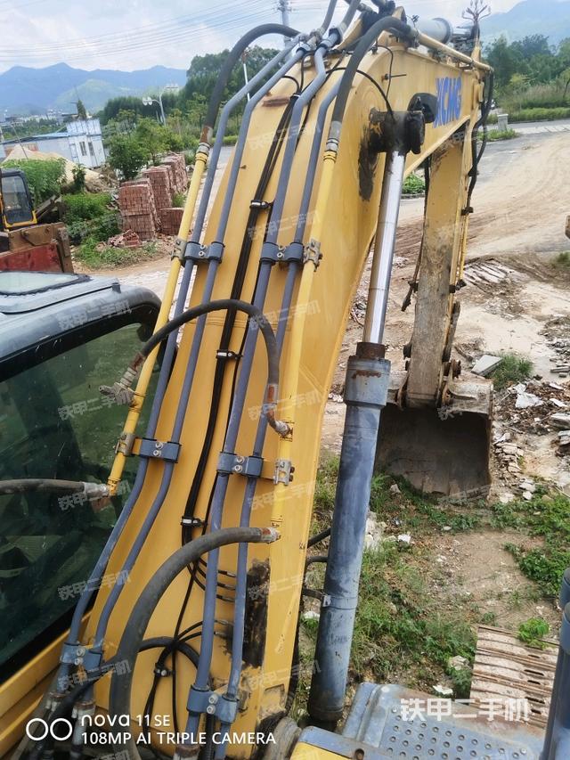 大臂背部俯视（工作和回转装置）