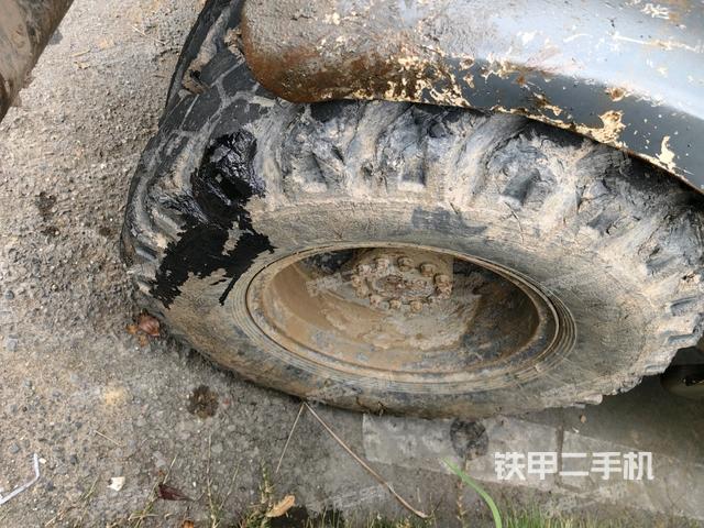 右驱动轮（行走机构）