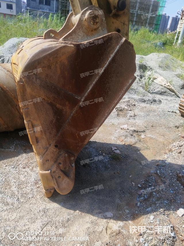 铲斗右后整体（工作和回转装置）