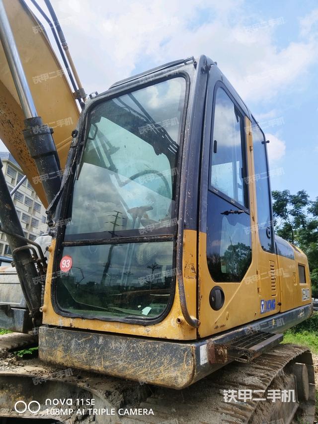 驾驶室左前45度（驾驶室部分）