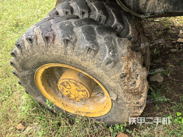 右驅(qū)動(dòng)輪（行走機(jī)構(gòu)）