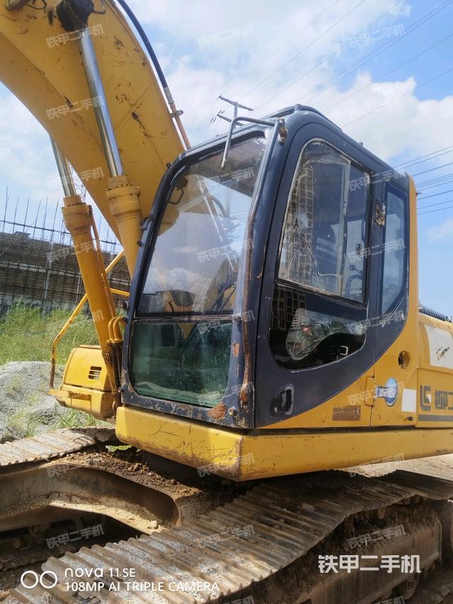 驾驶室正侧（驾驶室部分）