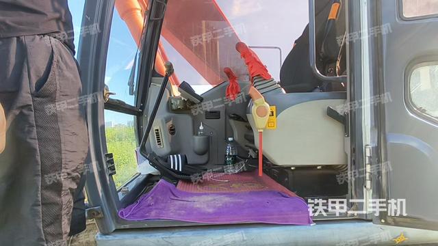 驾驶室整体（整机外观）