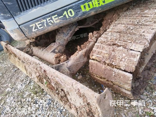 大臂整体 右侧（工作和回转装置）