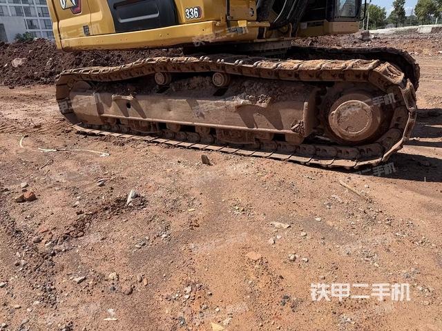 左側(cè)行走馬達(dá)蓋板（行走機(jī)構(gòu)）