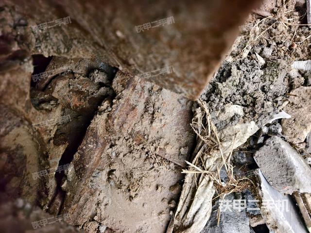 左側(cè)行走馬達(dá)蓋板（行走機(jī)構(gòu)）