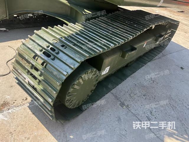 單側(cè)履帶整體（整機(jī)外觀）