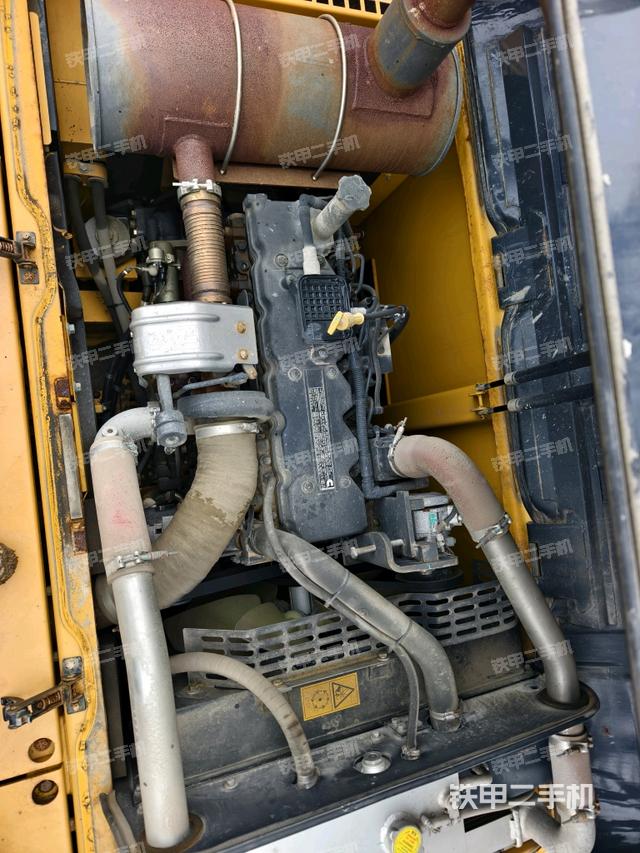 發(fā)動(dòng)機(jī)室（上車部件）