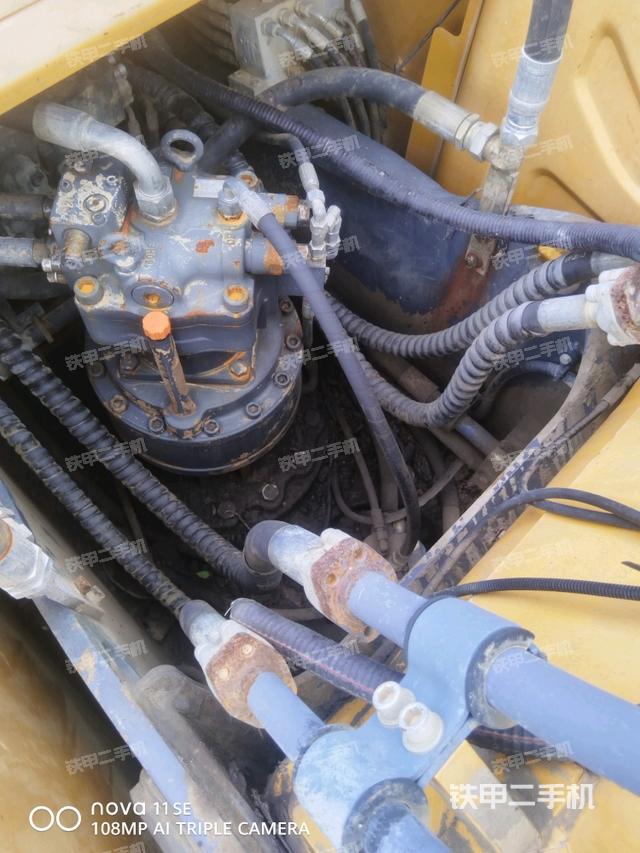 中央回转接头特写（上车部件）