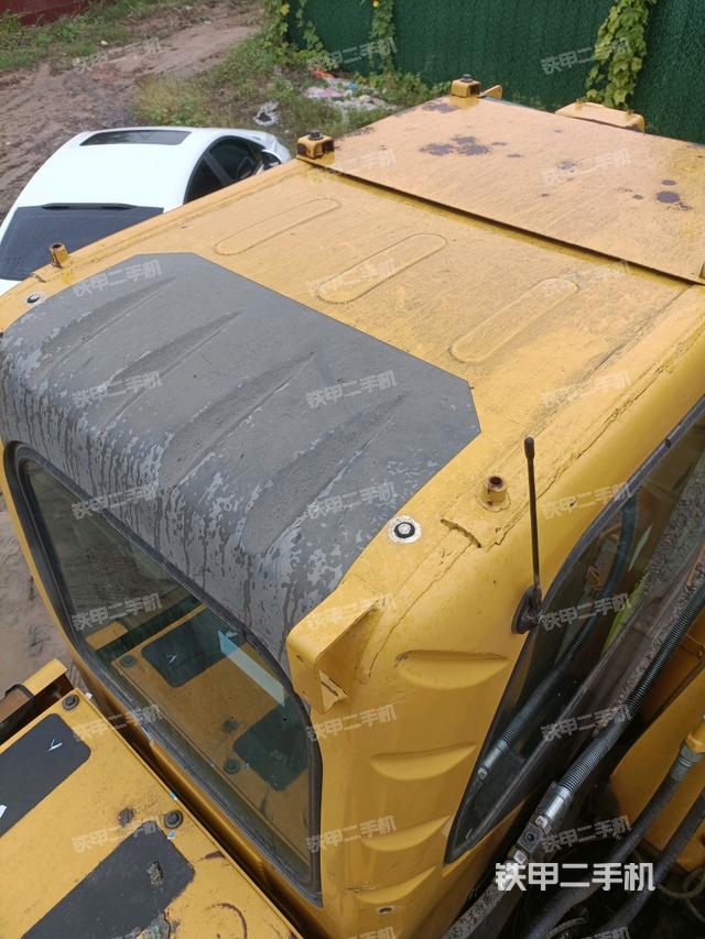 驾驶室顶部（整机外观）