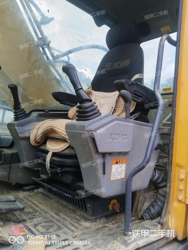 右侧玻璃角标（驾驶室部分）