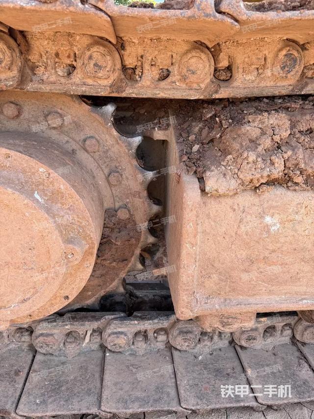 左側(cè)履帶整體?（行走機(jī)構(gòu)）