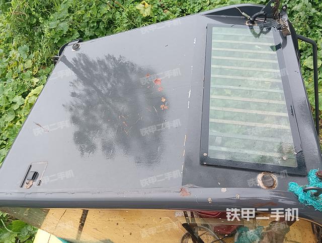 駕駛室頂部（整機(jī)外觀）