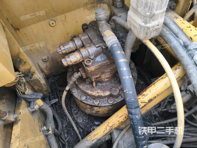 回转马达和主控阀（整机外观）