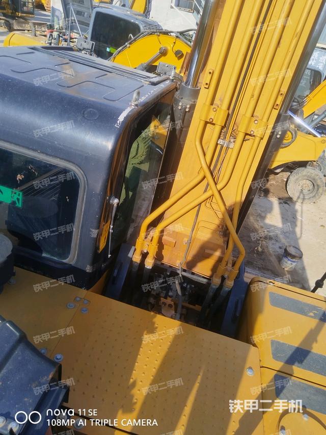 转盘和下车架正前（工作和回转装置）