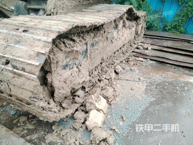 单侧履带整体（整机外观）