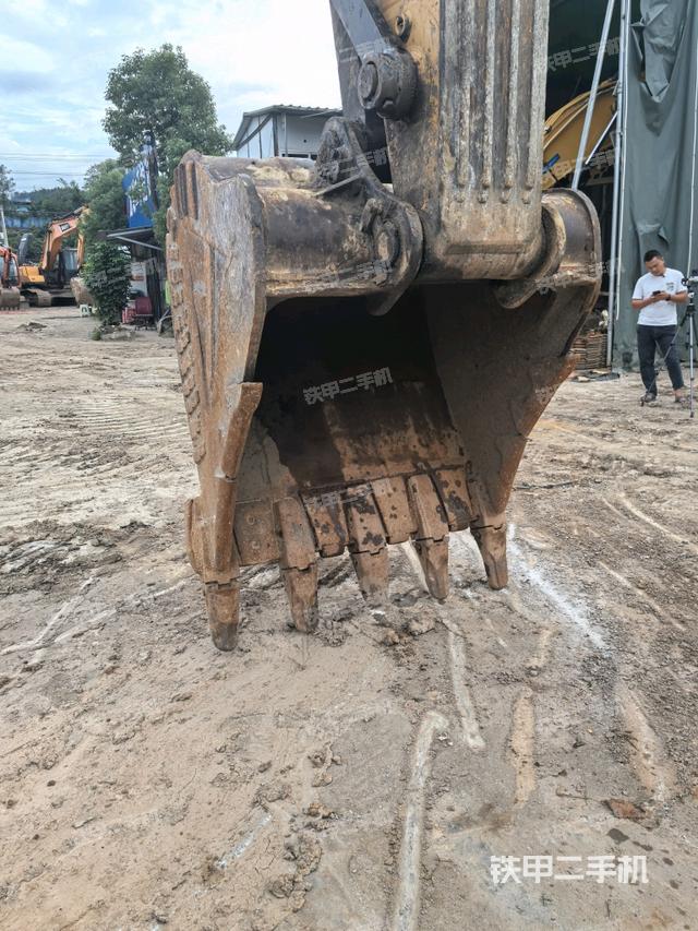 小臂整體左后（工作和回轉(zhuǎn)裝置）