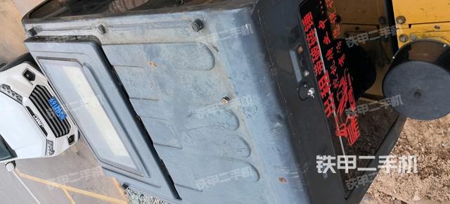 驾驶室顶部（整机外观）