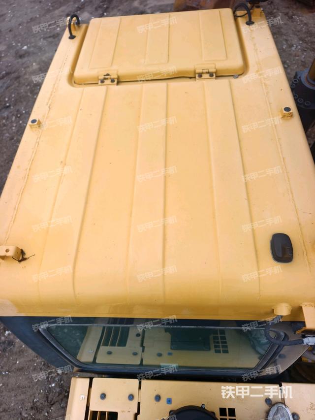 驾驶室顶部（整机外观）