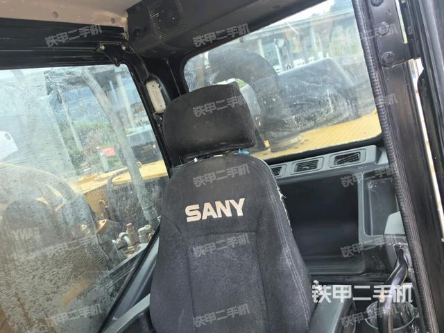 后窗玻璃角標(biāo)（駕駛室部分）