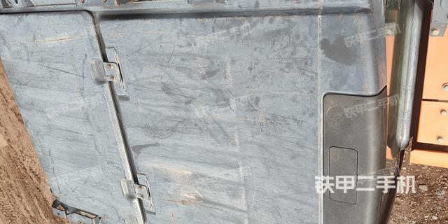 驾驶室顶部（整机外观）