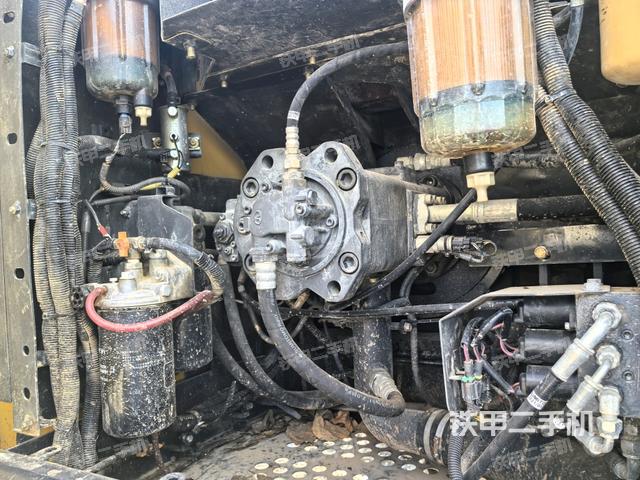 液壓泵斜45?左（大件艙室）