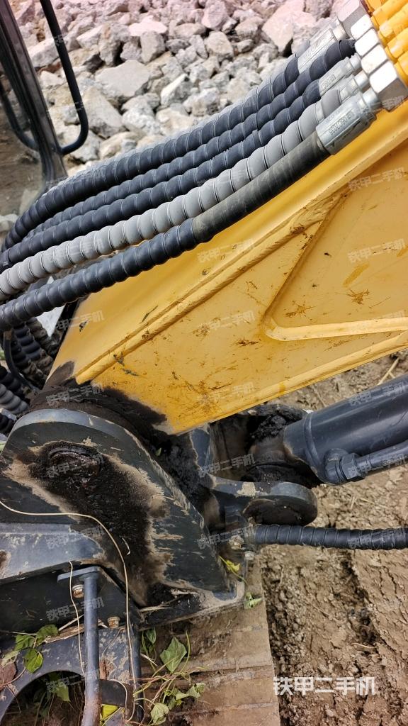 大臂根部?斜（工作和回轉(zhuǎn)裝置）