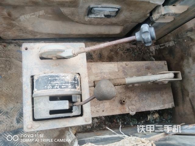 右側(cè)正面照（壓路機駕駛室）