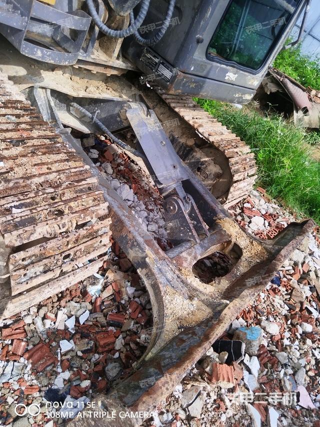 右側(cè)履帶整體?（行走機(jī)構(gòu)）