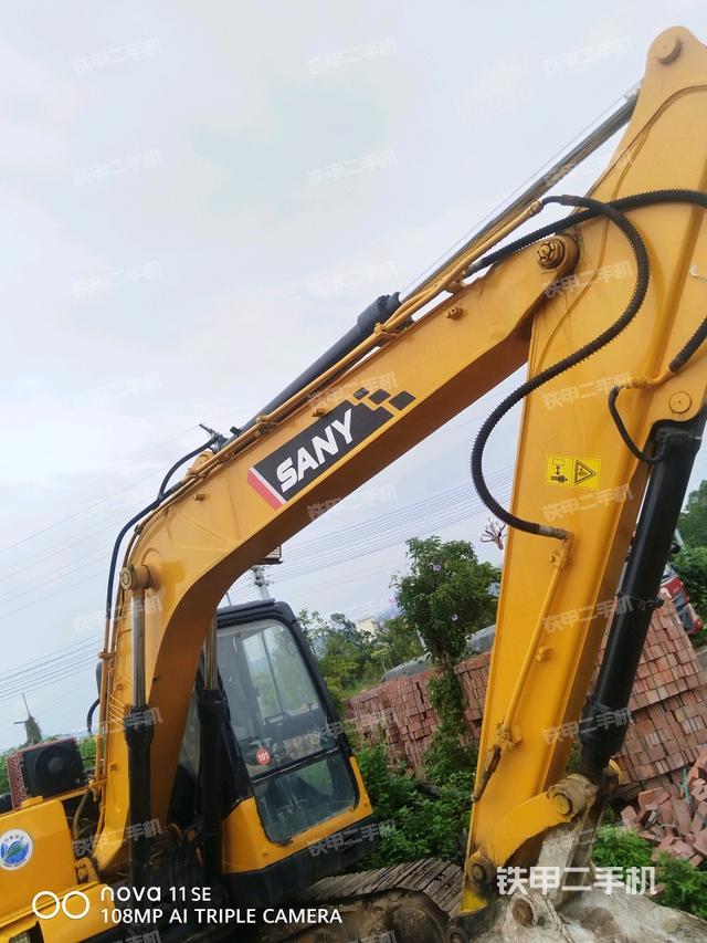 大臂整体 右侧（工作和回转装置）