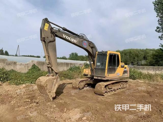 沃尔沃EC140DL挖掘机