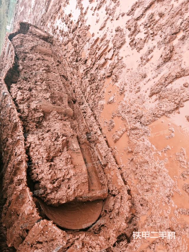 右侧履带整体（行走机构）