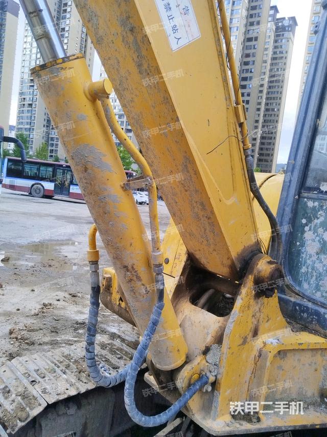 大臂根部?斜（工作和回轉(zhuǎn)裝置）