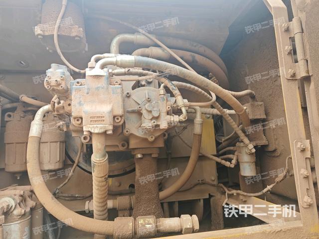 液压泵斜45 左（大件舱室）