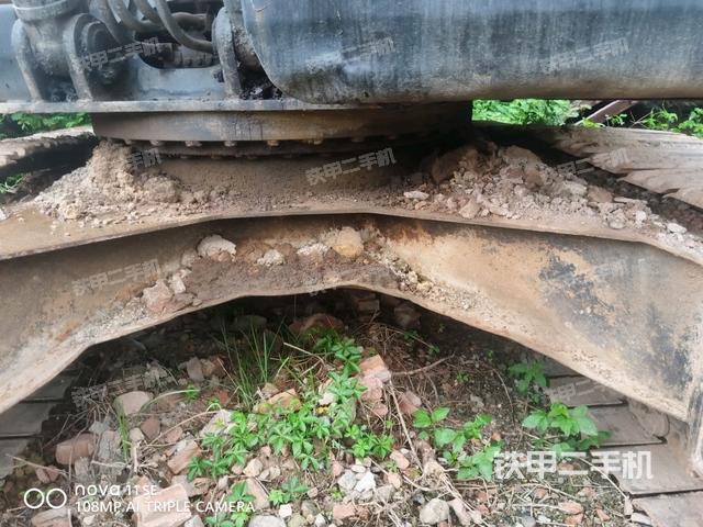 转盘和下车架正前（工作和回转装置）