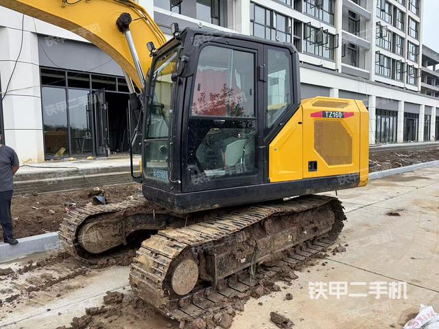 單側(cè)履帶整體（整機(jī)外觀）