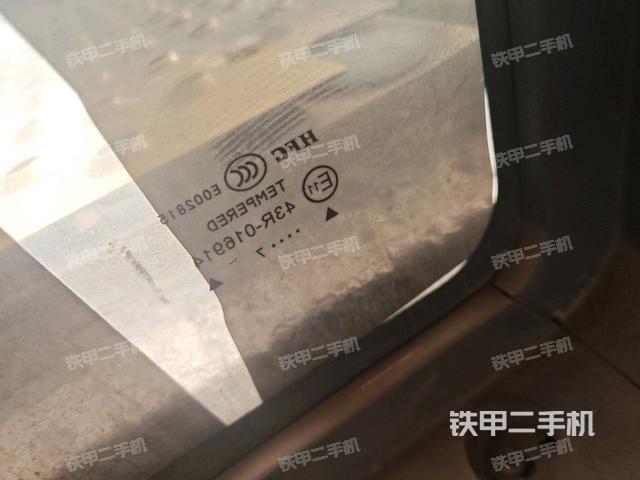 后窗玻璃角标（驾驶室部分）