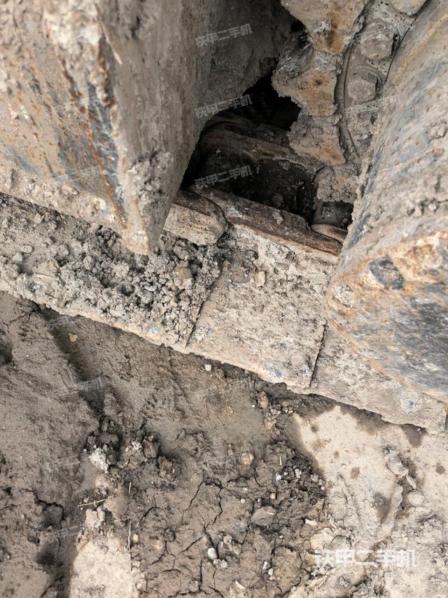 左側(cè)行走馬達蓋板（行走機構(gòu)）